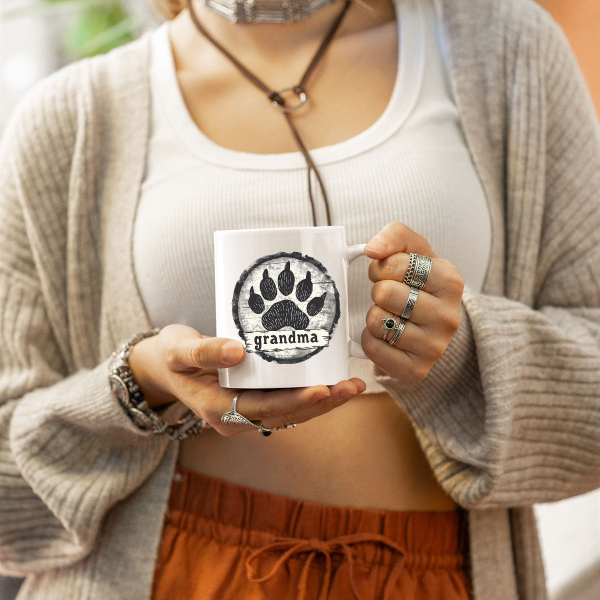 Grandma Mug, Grandma Gift For Grandma Birthday Gift Personalized Grandma Coffee Cup, Mothers Day Gift From Granddaughter Grandson, Dog Grandma Paw