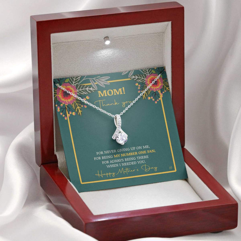 Mom Necklace, Gift For Your Mom On Mother�s Day With Floral Patterns  Alluring Beauty Necklaces